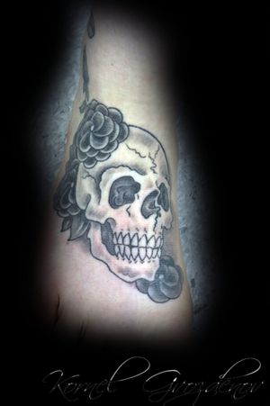 Done in 2014 / 2015.. #skull #roses #shareing #blackwork #blacktattoo #finishtattoo #tattoo #design #done #finish #linetattoo #tattooart #tattoolifestyle #tattoolife #tattoodesign #tattoo #ink #art #tattooartist #inked #tattooflash #tattooideas #artwork #artist #follow