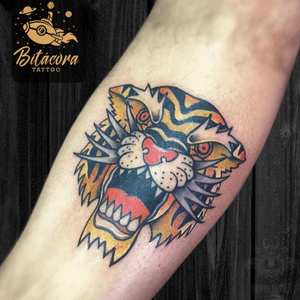 Tatuaje tigre tradicional 