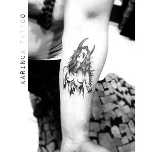 "Black Moon" Project no.6Instagram: @karincatattoo#karincatattoo #black #dotwork #tattoo #tattoos #tattoodesign #tattooartist #tattooer #tattoostudio #tattoolove #tattooart #istanbul #turkey #dövme #dövmeci #design #girl #blackwork #breast #arm