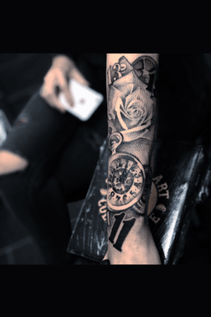 ⚫️ wip #tattoo #tattoos #tattooer #tattooed #tattooist #tattooink #tattooart #tattoomodel #tattooart #tattooing #tattoolove #tattoolove #inked #inkedup #inkedmag #inkedlife #treiztattoo #laruche #bourdon #tupiqueoupas? #marquemapeau 