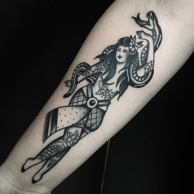 Tattoo by Moira Ramone #MoiraRamone #tattooedladytattoos #tattooedlady #tattooedgirl #tattoos #pinups #lady #ladyhead #ladyportrait #babe #blackandgrey #traditional #butterfly #rose #snake #spiderweb