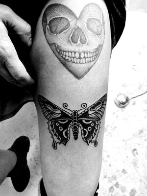 #butterfly #butterflytattoo #traditional #blackandgreytattoo #traditionaltattoo #legtatattoo #skull #skulltattoo #hearttattoo #dotwork #dotworktattoo 
