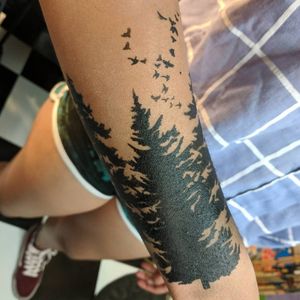 A sign in our shop says... "If you're going to get a Pinterest tattoo, let it be temporary." #trees #murderofcrows #pinterestinspiration #trends #airbrush #unrealtattoos 