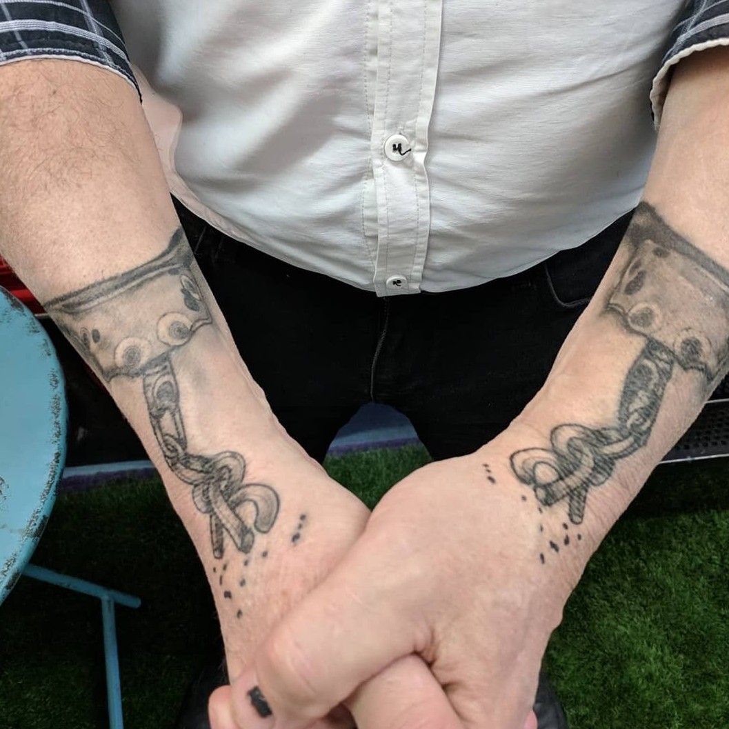 handcuffs #tattoo by @ronnieronson at #thecirclelondon | Flickr