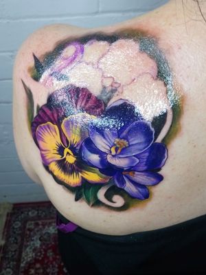 Cover up of some silhouette birds started with these Violets and Pansies on Nic. Work in progress - more to come. Would love to do a lot more realistic flowers. 
