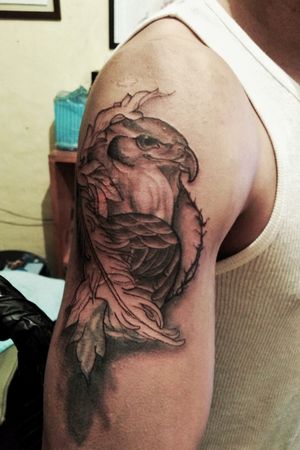Águila #tattoo #tattooworld #intenze #ink #creacionestonos #aguilastattoo #aguila 