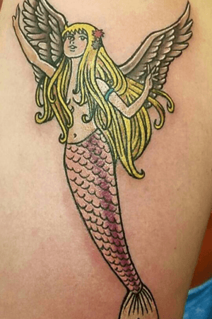 Little mermaid tattoo, from a book I had as a kid. Unfortunately, this tattoo was infected immediately and the artist also went too deep, so it doesn’t look this nice anymore. The artist was the owner, too!Please do not go to #mellowmadness #RochesterNY #littlemermaid #TheLittleMermaid 