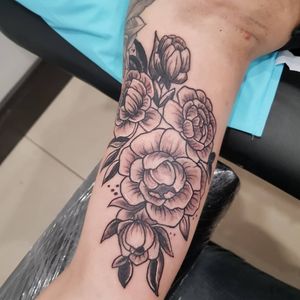 Floral black and grey piece for the inner arm 