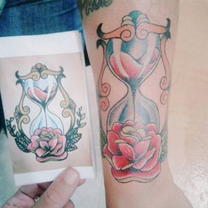 Tattoo#neo traditional#tattuaje #neo tradicional#reloj de arena#maracaibotattoo#venezuelatattoo#roinytattoo#roinyink#roinyart#bodyart#bodypiercing