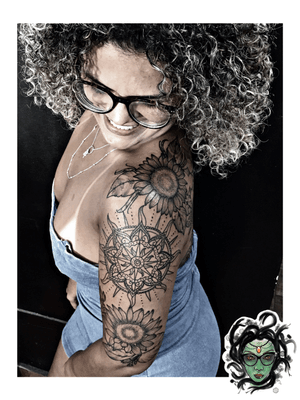 #NaneMedusaTattoo #tattoo2me #tattoo #tatuagem #tattooart #tattooartist #tattoolover #tattoodoBR #riodejaneiro #tatuadora #tatuadoras #fine #fineline #finelinetattoo #fineart #mandala #mandalatattoo #flowers #flowertattoo #freehandtattoo #freehand