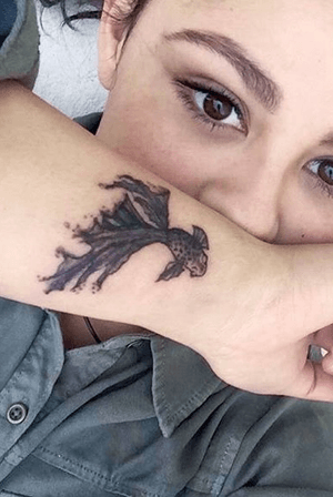 Tatuaje de un mini pez 🐟🐟 black & grey 