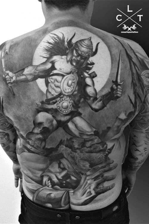 Black and gray tattoo. Viking tattoo. Warrior tattoo. Moon tattoo. Full back tattoo. Tatuaje negro/gris. Tatuaje guerrero. Tatuaje espalda. Tattoo by @cesarlopeztattoo.