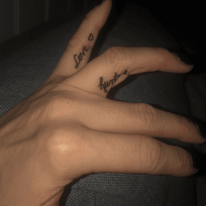 #tatted #love #fingertattoo #tattooartist 