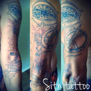 Guillermo Battalla Sith Tattoo arrancondo con una media manga 