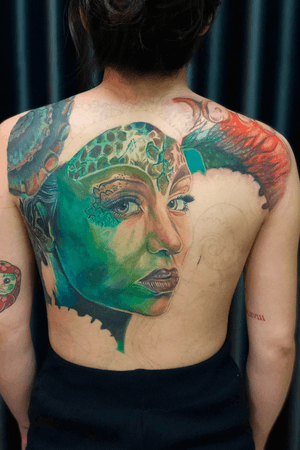 Tattoo by Trung Nhim#portrait #color #blackwork #tattooartist #tattooed #tattoo #ink #trungnhimtats0972094888  #inkjecta  #fytproteam #fytneedles #cmcsupplytattooGrey Ink Tattoo Studio ☎️0972.094.888 🏠111B1 Phạm Ngọc Thạch, Đống Đa, Hà Nội 📸greyinktattoostudio ✉️trungnhimtats@gmail.comNhận đào tạo học viên cơ bản và nâng cao