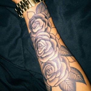 Tattoo of roses 🌹 - not my tattoo