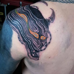 Tatuaje de Elliott Wells #ElliottWells # ambassador #black grey #color #surrealism #surrealistic #hannya #mask #kew #demon