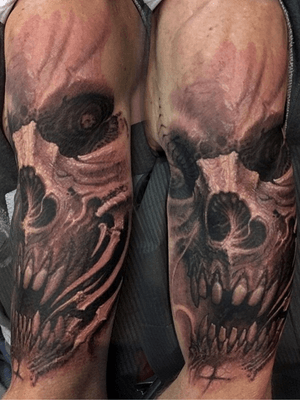 Freehand bio skull done at Amsterdam Tattoo Convention.