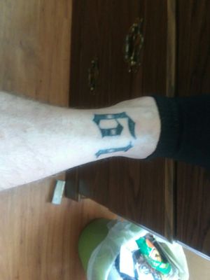 the "19" of a "1996" tattoo done by peter at @Pyramid_Tattoo-3 