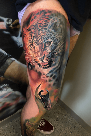 Tattooartist @Ralfytattoo (for more look on Instagram), tattoo done on Venice Tattoo Convention 💉🤟Never Stop Dreaming! 💉 Tattoo model @jungleboy_ink (Instagram) #inked #tattoo #tattooforlife #animals #jungleink #jungletattoo #tattoomodel #tattooart #venice #italy #tattoolover #legtattoo #tattoolove #tattooanimal #tattooart #tattooartist #tattoocontest #colortattoo #loveforink 