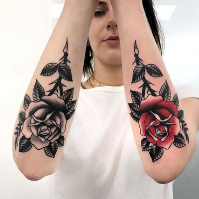 Tattoo by Mattia Giks Esposito #MattiaGiksEsposito #toptattoosof2018 #toptattoos #2018 #bestof2018 #traditional #rose #flower #floral #nature #plant #color #blackandgrey