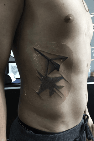 Airplane shadow #blackandgrey #blackwork #inspirationtattoo #pretoecinza #tattoo #tattooblackandgrey #tatuagem #tatuagemexclusiva #projetosexclusivos #tattooairplane #airplane 