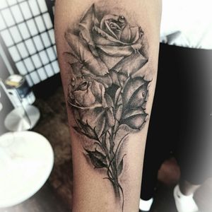 Black and grey roses