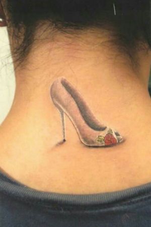 #highheeltattoo #rosehighheel#tattoosbykidd #3dtattoo #tattoosforwomen 