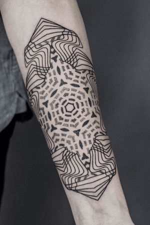 🐓OP Art Tattoo 🐓 . . . . . . #lagallnatattoo2018 #lagallinatattoo #tattoo #tattoos #tatuajes #tatuaje #dotworktattoo #dotwork #lineworktattoo #linework #fineworktattoo #finework #geometrictattoos #geometric #geometry #buenosaires #buenosairestattoo #healedtattoo #🐓