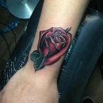 #rosetattoo #rosa #traditionaltattoos #traditionaltattoo #flowertattoo #tattooartist #Tattoodo #tattoocoverup #coveruptattoo 