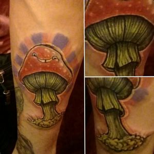 #mushroom #mushroomtattoo #psychedelic #magicmushrooms #fullcolor #fullcolortattoo #newschooltattoo #cartoon #cartoontattoo #traditionaltattoo #color #colortattoo #eternalink #tattoooftheday #ink #chile #chiletattoo 