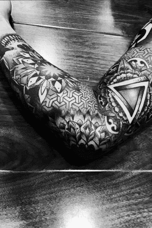 Mandala #byme #tikha #tikha#tattooartist #tattooed #tattoos #tattooart #mandala #tattoomandala #mandalatattoo #follow #tattoobyme #tattoovietnam #vietnam #thankyou 