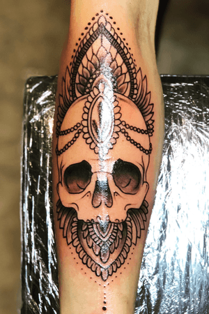 #tattoo #tattoos #tattooed #tattooing #ink #inked #skull #mandala #artist #hannesziemke #tattoostudiodiamond #black #style #germany 