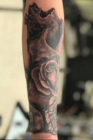 Continued this skull/rose sleeve