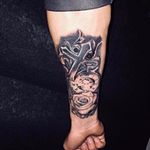 Cover up tattoo Some fresh ,some healed For more info ➕egestngracani@gmail.com➕ . . . . #coveruptattoo#tattoo#tattoos#tattooartist#tattoodesign#artist#art#artwork#ink#inked#inkbe#inklife#realistic#realisticink#inkmagazine#inkmaster#rose#rosetattoo#clocktattoo#crostattoo#d_world_of_ink#worldofartists#insta#instagram#pictures#albania#albaniaink#2018#egestink#housenr10