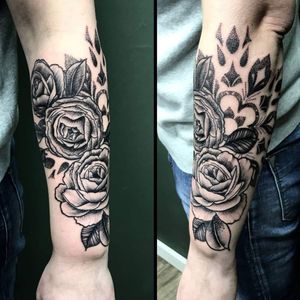 Nice tattoo by resident artist Marieke Bouwman Email or call the studio for inquiries or bookings. 📧Info@iqtattoo.nl 📞0183 666 790 @iqtattoo #tat #tatt #tattoo #tattoo #tattooart #tattooartist #blackandgrey #blackandgreytattoo #flowers #flowertattoo #inkedup #amazingink #art #armtattoo #gorinchem #Netherlands 