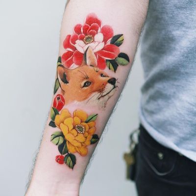 Tattoo by Sion #Sion #TattooistSion #foxtattoos #fox #animal #nature #realistic #realism #color #flower #peony