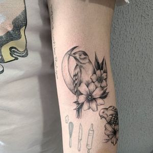 BIRD! 💜#tattoo2me #tattooart #tattooartist #birdtattoo #bird #work #ink 