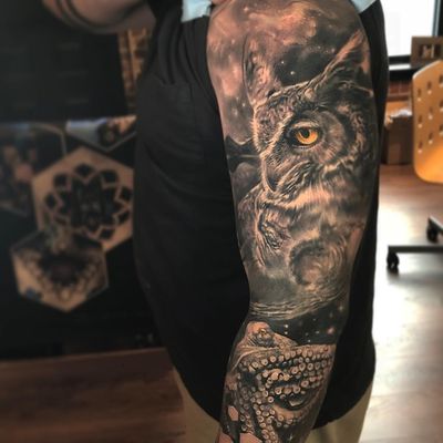 Tattoo by Jesse Rix #JesseRix #realisticanimaltattoos #realisticanimal #realistictattoo #animal #animaltattoos #nature #owl #feathers #octopus #landscape #blackandgrey