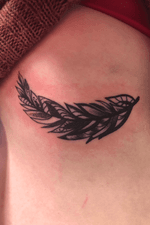 Simple freehand feather on ribs. 