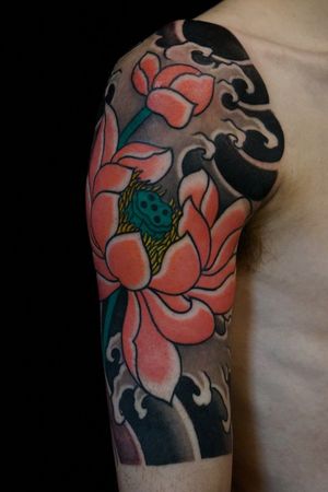 Lotus 1/2 sleeve 