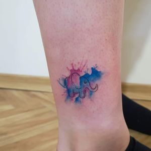 Small minimalistic watercolor elephant 🖤 More works on my instagram: @nikita.tattoo #tattooartist #tattooart #linework #lineworker #lineworktattoo #watercolortattoo #colortattoo #colourtattoo #elephanttattoo #inked #smalltattoo 