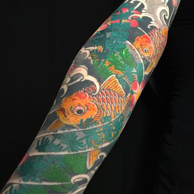Tattoo by Stewart Robson #StewartRobson #tattoodoambassador #Japanese #Japanesetattoo #Irezumi #waves #seaweed #koi #fish #nature