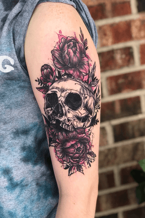 Sketch style rose and skull with watercolor 