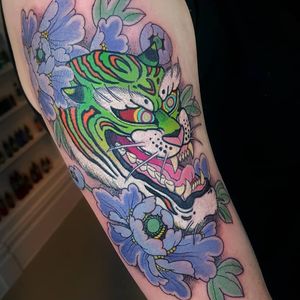 Tattoo by Elliott J Wells #ElliottJWells #tattoodoambassador #Japanese #Japanesetattoo #Irezumi #color #tiger #peony #flower #floral
