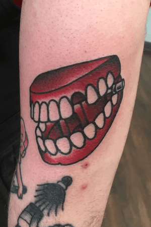 Some chattering teeth done at marigold adornment in montpelier vermont. To book an appointment email me at patrickmurdough@yahoo.com #marigoldadornment #tattoo #tattoos #inked #montpeliervt #barrevt #montpelier #barre #waterbury #waterburyvt #middlesex #middlesexvt #northfieldvt #northfield #vermont #vermonttattooers #vermonttattooartist #vttattoo #802tattoo #802 #traditionaltattoo #traditional #colortattoo #funtattoos 