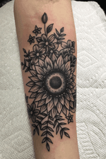 #sunflower #wildflowers #traditional #blackandgrey 