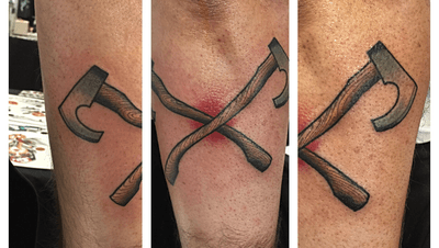 Bearded Axes - Wade Johnston @ Rites of Passage Tattoo Festival #beardedaxes #axe #woodgrain #traditional #ritesofpassage 