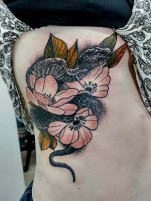 #flowers #flores #cordoba #argentina #tattoo #tats #tatuaje #tattuaggio #snake #serpiente #mix #styles #color #look