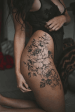 I love😍✨ #tattooart #tattooed #flower #leaves #floral #blackandgrey #girl #ink #inked 
